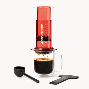 Priehľadný červený AeroPress