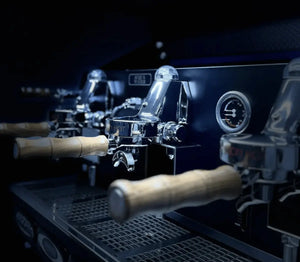 La Nuova Era Altea Anniversario 2 - skupinový komerčný Espresso stroj - Barista a Espresso
