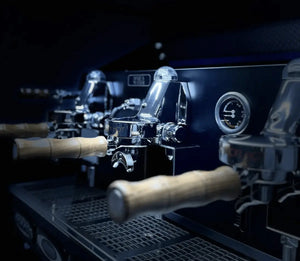 La Nuova Era Altea Anniversario 2 - skupinový komerčný Espresso stroj - Barista a Espresso
