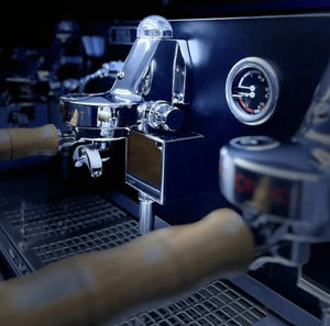 La Nuova Era Altea Anniversario 2 - skupinový komerčný Espresso stroj - Barista a Espresso