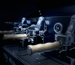 La Nuova Era Altea Anniversario 2 - grupp Kommersiell espressomaskin (Hyra) - Barista och Espresso